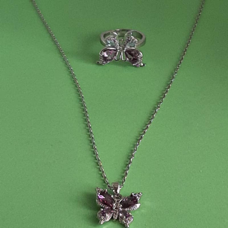 نیم ست سواروسکی با انگشتر طرح پروانه